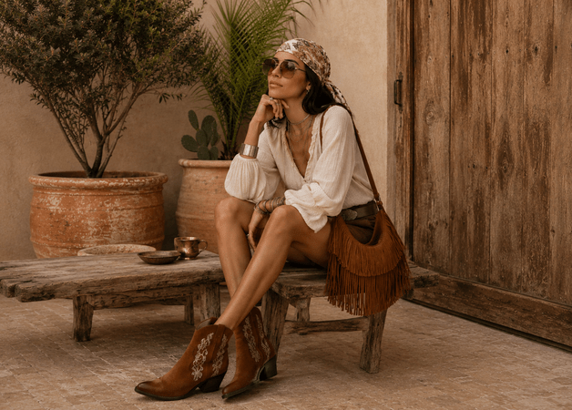 Styl boho – jak stworzyć modną stylizację z odpowiednimi dodatkami